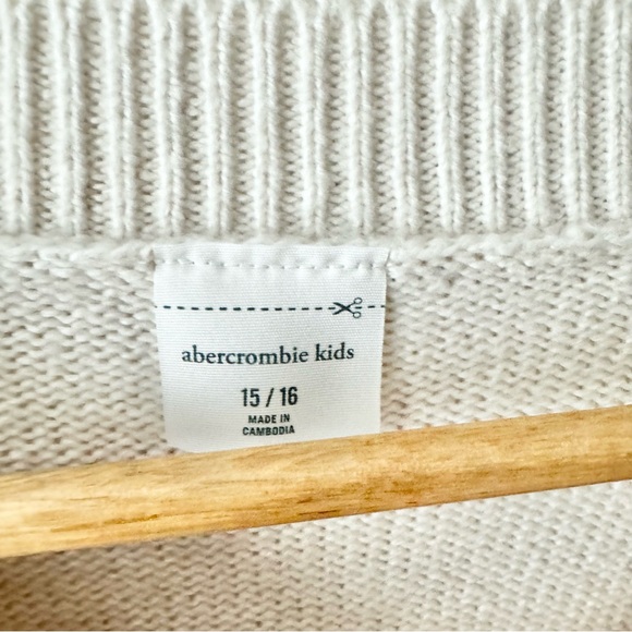 Abercrombie kids knit sweater - Picture 2 of 3